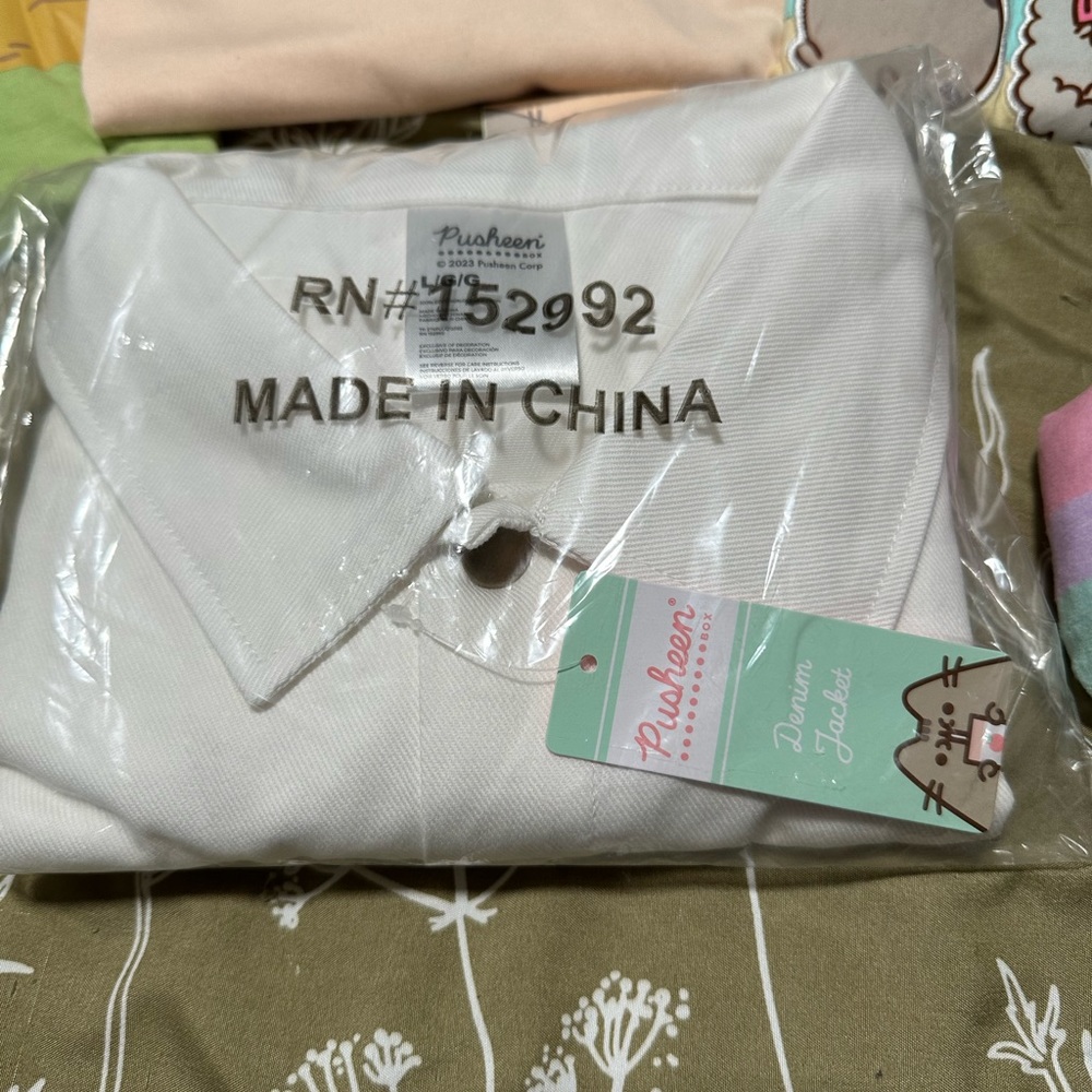 Pusheen Box Bundle - Picture 3 of 6